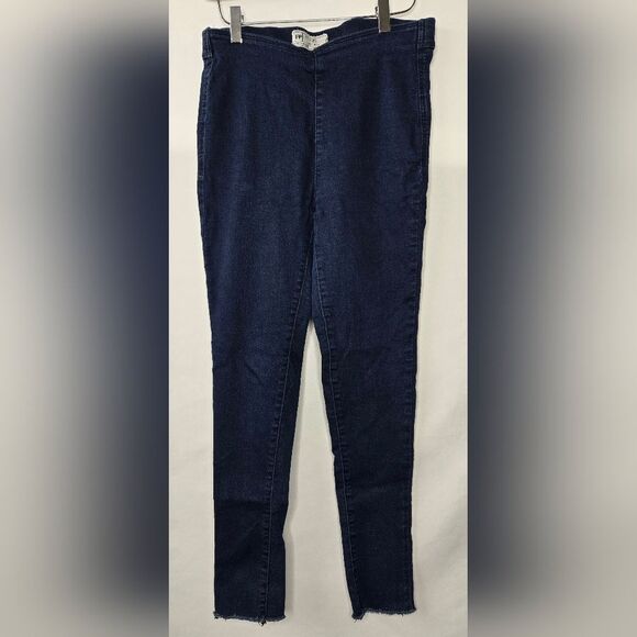 Free People Women's Pull-on Stretch Blue Jeans Distressed Hems Size 28 - Picture 1 of 11